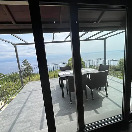 Splendid With Panoramic Sea Views Holiday home *